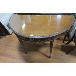 A FINE HEPPLEWHITE DESIGN MAHOGANY SIDE TABLE,