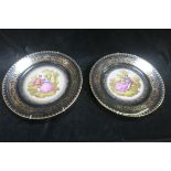 A PAIR OF CONTINENTAL PORCELAIN PLATES,