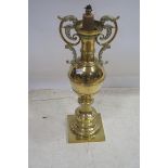 A FINE BRASS TABLE LAMP,