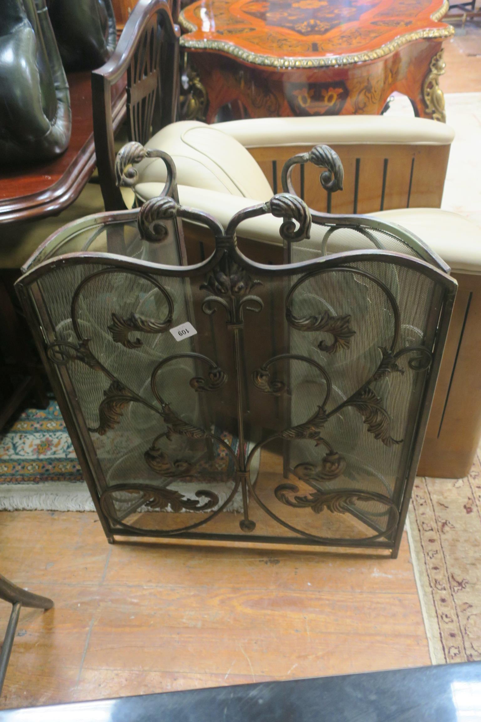 A GOOD METAL AND MESH THREEFOLD FIRESCREEN,