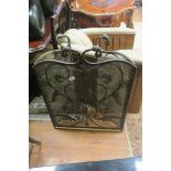 A GOOD METAL AND MESH THREEFOLD FIRESCREEN,