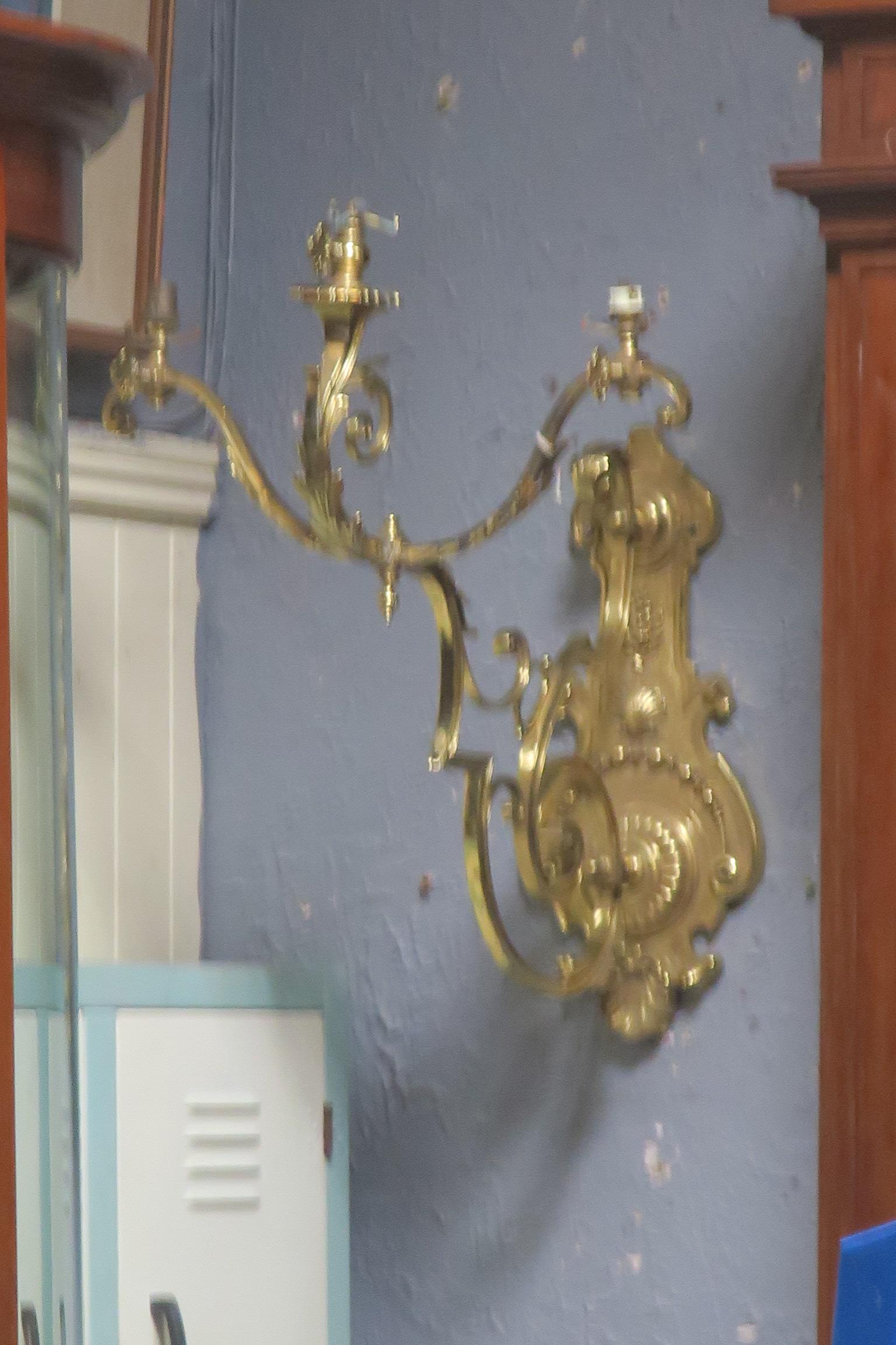 A 19th CENTURY CAST BRASS THREE BRANCH WALL LIGHT,