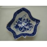 Worcester c1780, Flight and Davies period moulded leaf pickle dish decorated with blue and white