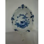 Worcester c 1756. 1st or Dr. Wall period. Bird on a rock pattern pickle leaf dish, blue and white