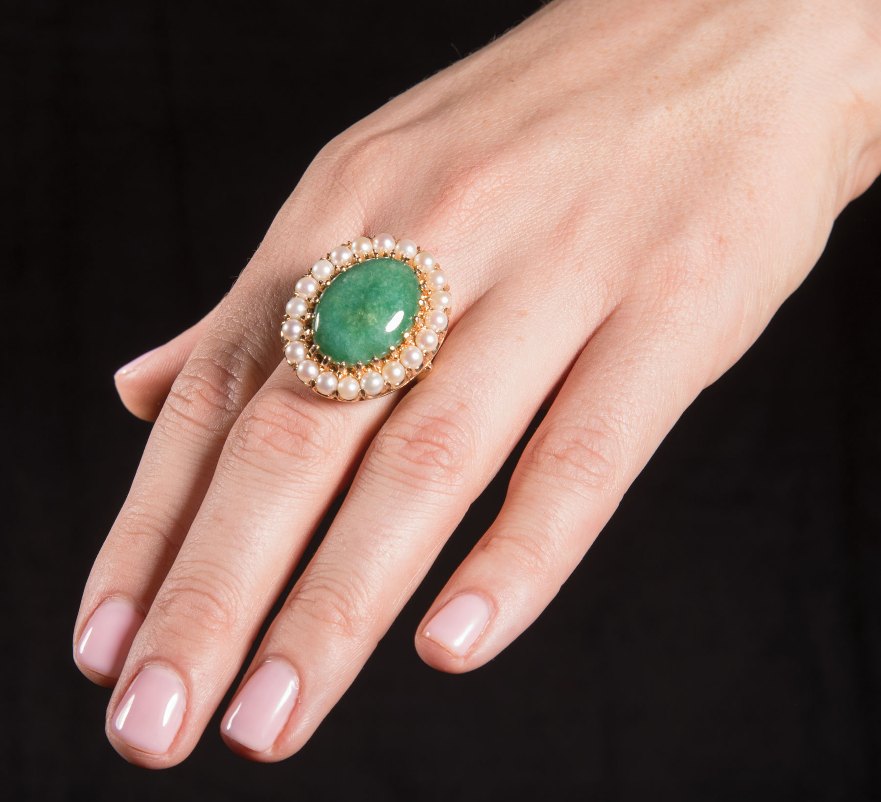 14 kt. Yellow Gold, Jadeite and Pearl Ring , prong set oval cabochon jadeite, (20.00 x 14.00) 4.20 - Image 2 of 3