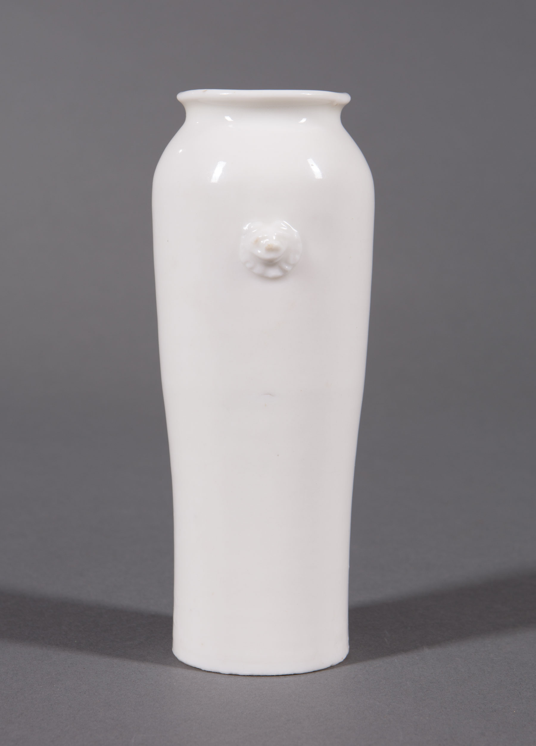 Chinese Blanc de Chine Porcelain Sleeve Vase , Kangxi Period (1662-1722), shoulders with Buddhist - Image 2 of 3