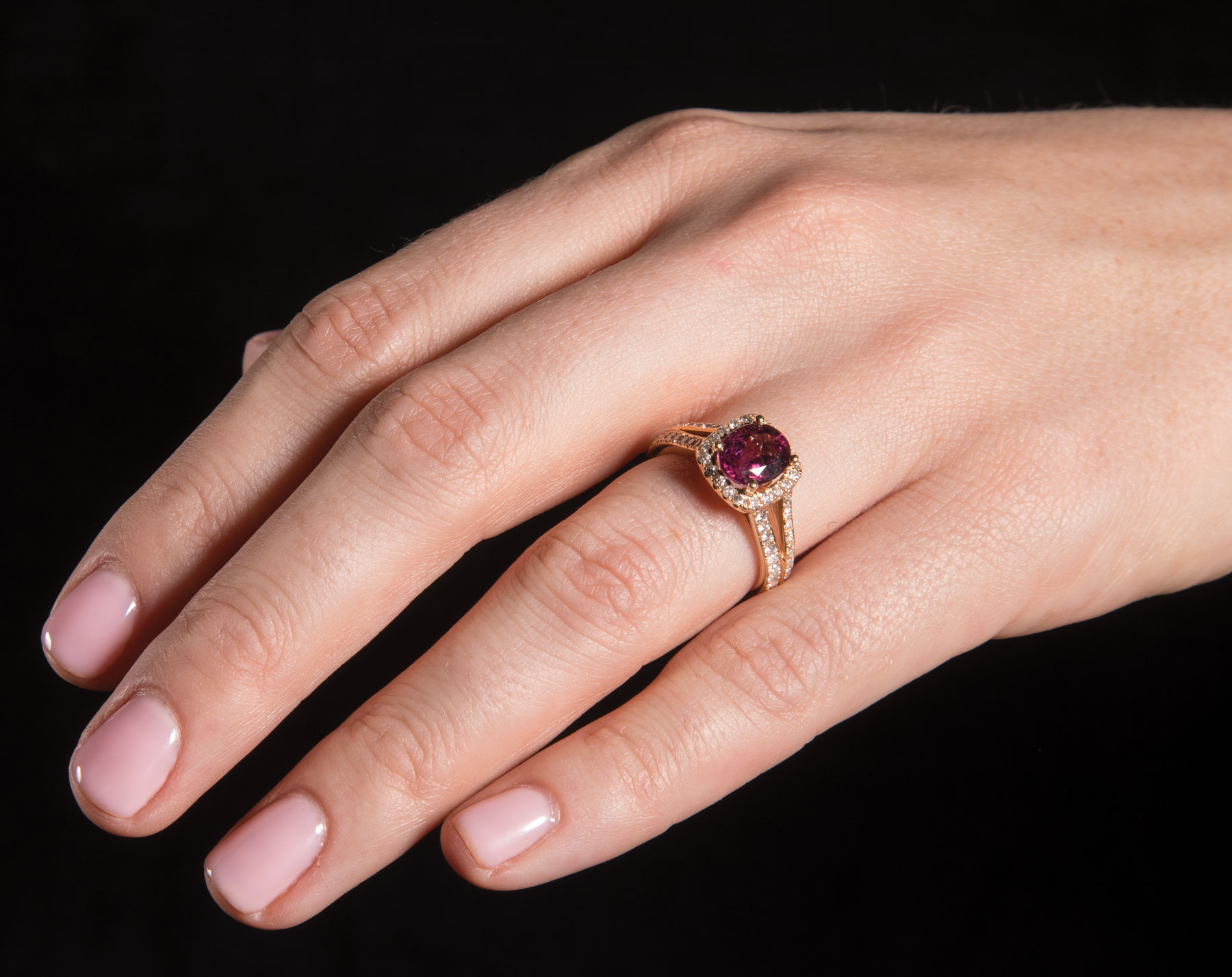 14 kt. Yellow Gold, Rubellite and Diamond Ring , prong set oval mixed cut rubellite, 8.50 x 6.80 x - Image 2 of 3