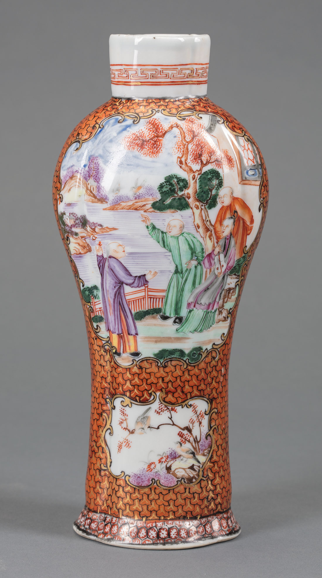 Chinese Export Mandarin Palette Porcelain Garniture Vase, 18th c., Qianlong, lobed body decorated