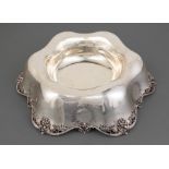 Mauser Sterling Silver Centerbowl in the Neoclassical Taste, act. Mount Vernon, NY, 1892-1913,