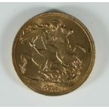 A George V 1914 22ct gold full Sovereign, gross weight approximately 8g