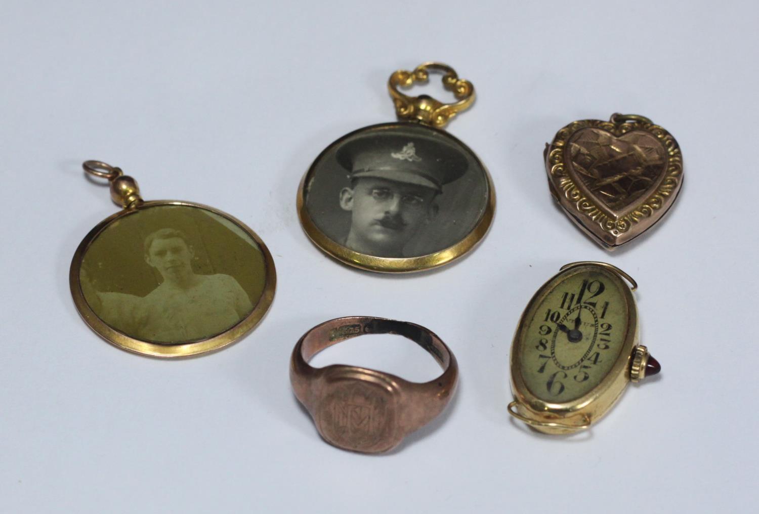 A 9ct gold gent's signet ring, 9ct locket, two 9ct gold-framed small photograph pendants and an 18ct