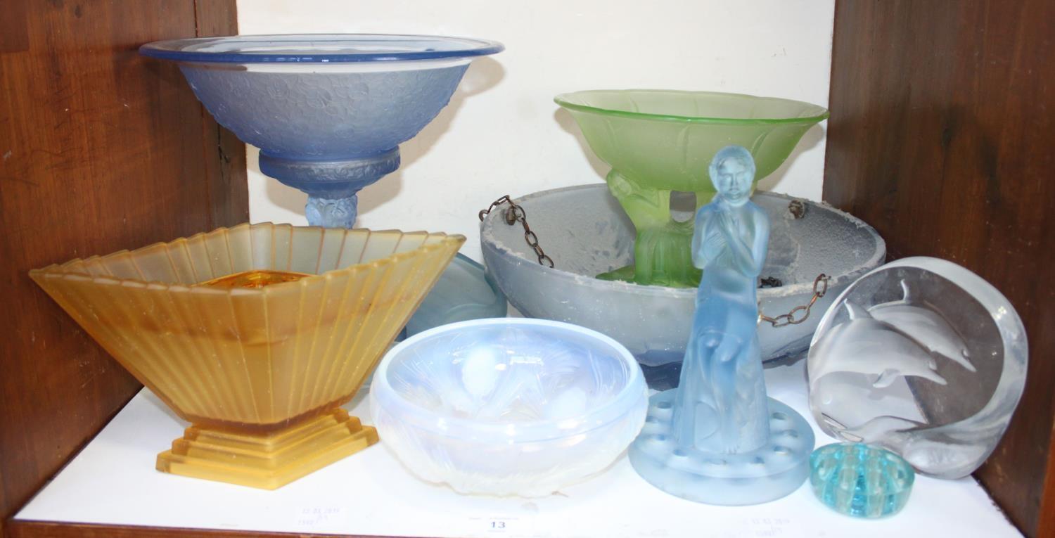 SECTION 13. A small selection of assorted glassware including Lalique style opaque figures and light