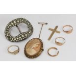 A small quantity of assorted 9ct gold jewellery items including four rings and a crucifix, gross
