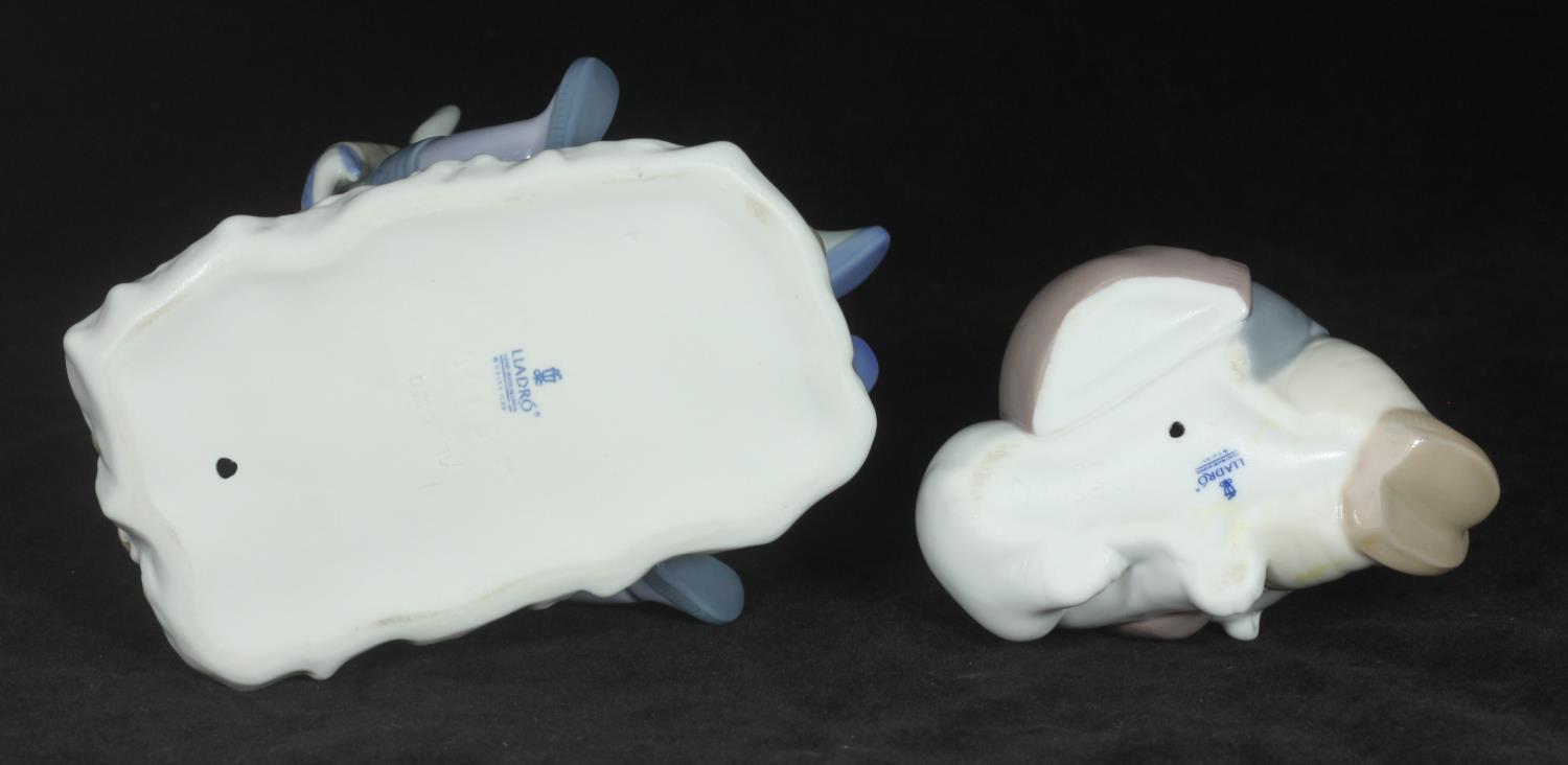 A Lladro porcelain figurine of two children sledging 'Hang On', No. 5665, together with a Lladro - Image 3 of 3