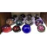 SECTION 21. Sixteen paperweights including 8x Caithness, 5x Selkirk
