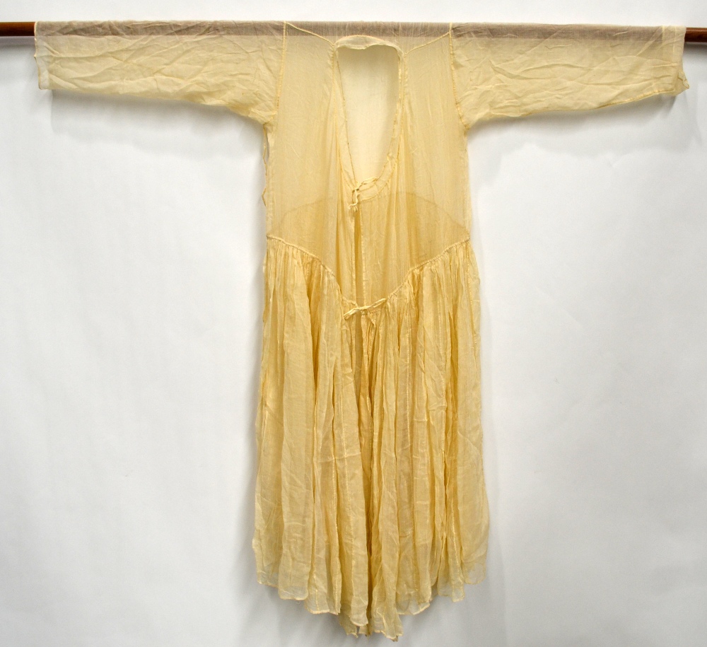 Very fine muslin man's robe, gathered skirt, hand turned edges and muslin ties to front, - Image 4 of 4