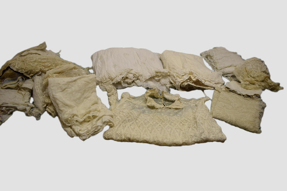 Collection of hand and machine lace including a cream machine made Chantilly stole, 9ft. X 18in.