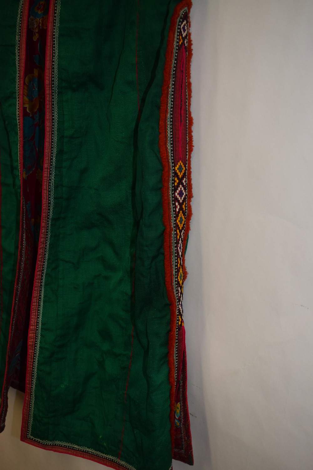 Turkmen bright green silk coat, Turkmenistan or Afghanistan,AMENDMENT TO ESTIMATE. - Image 7 of 13