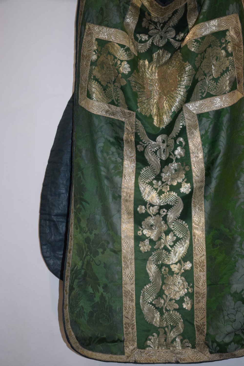 Chasuble of green silk damask, European, late 19th/early 20th century, the front and back with - Image 9 of 11