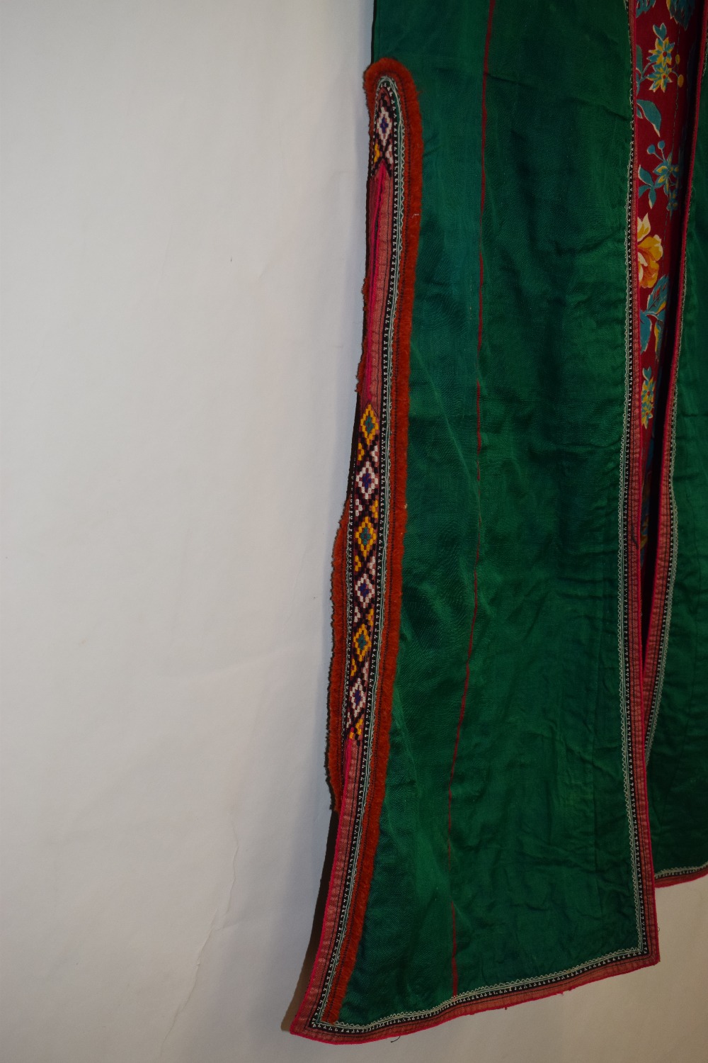 Turkmen bright green silk coat, Turkmenistan or Afghanistan,AMENDMENT TO ESTIMATE. - Image 6 of 13