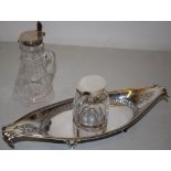 An Edwardian navette shape silver inkstand, with a pierced border and pierced fretwork foliage