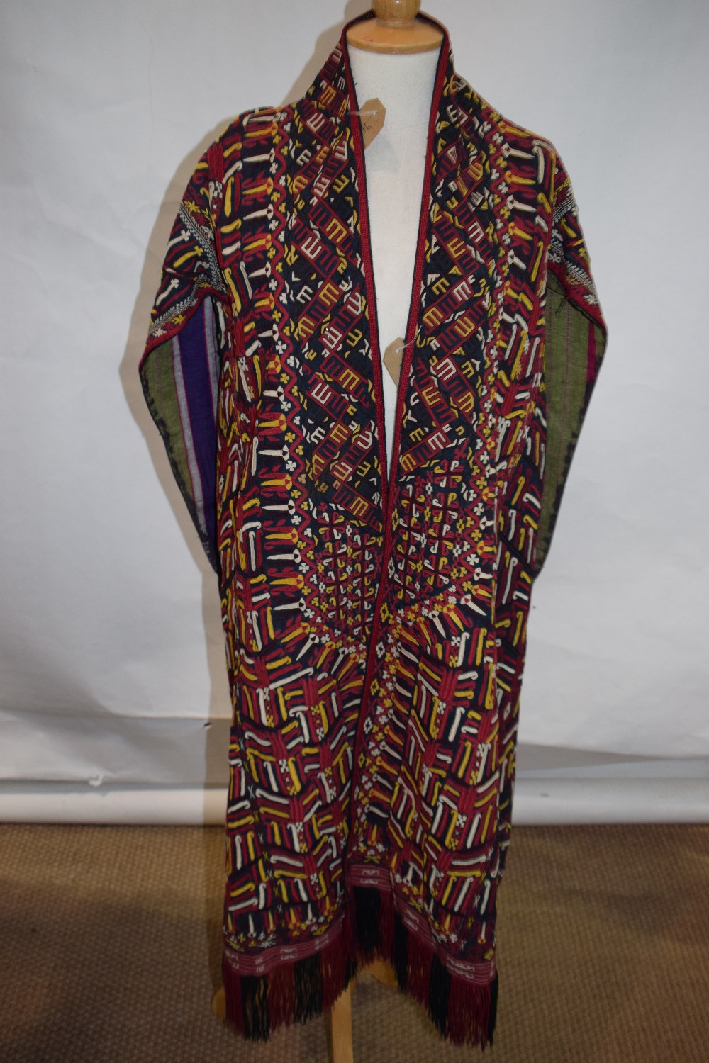 Tekke Turkmen chyrpy, Turkmenistan or Afghanistan, early 20th century, dark blue silk heavily - Image 11 of 18