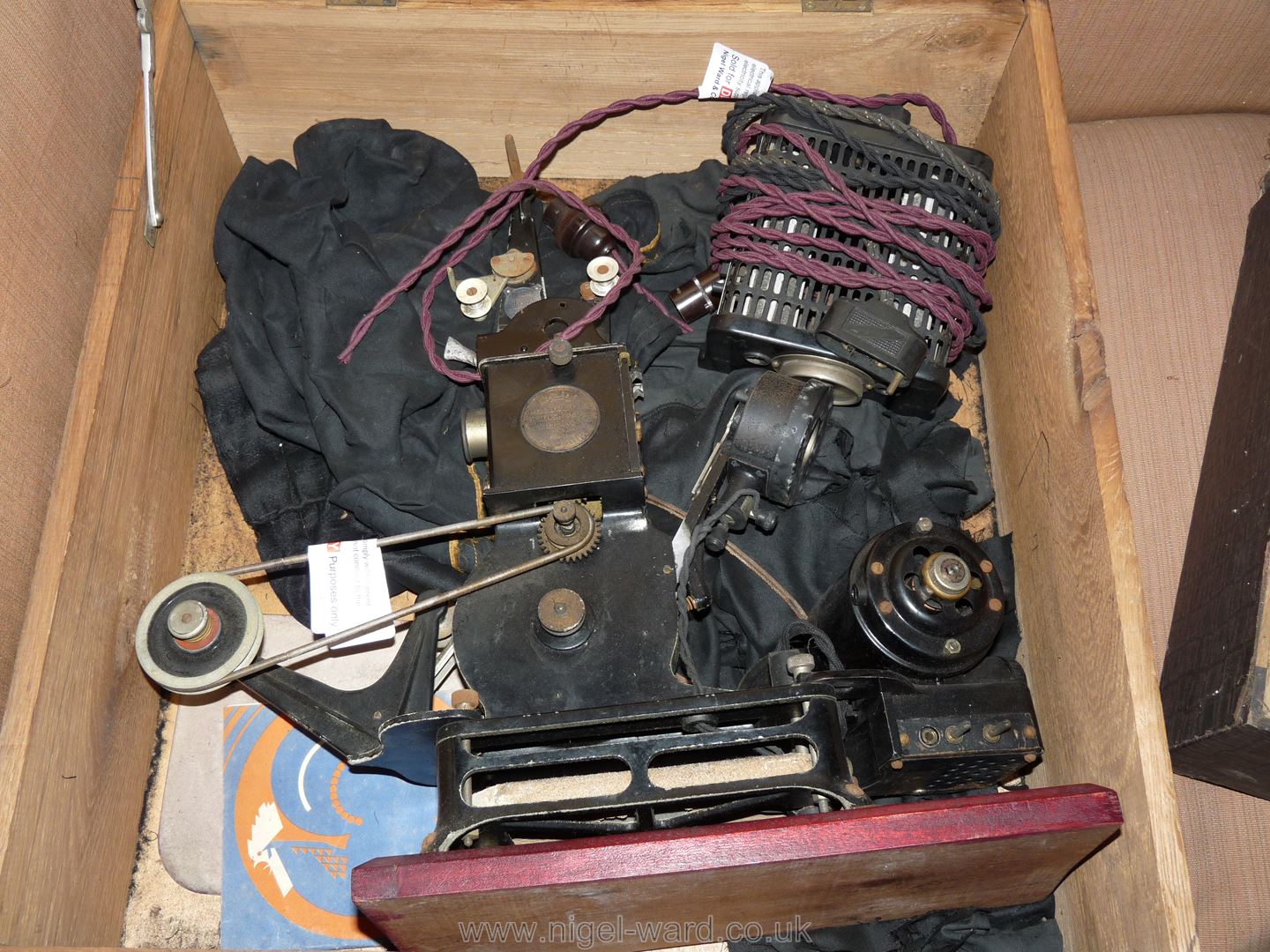 A Pathescope 95mm vintage 'Baby' Cine Projector and accessiories and manual, etc. - Image 3 of 4