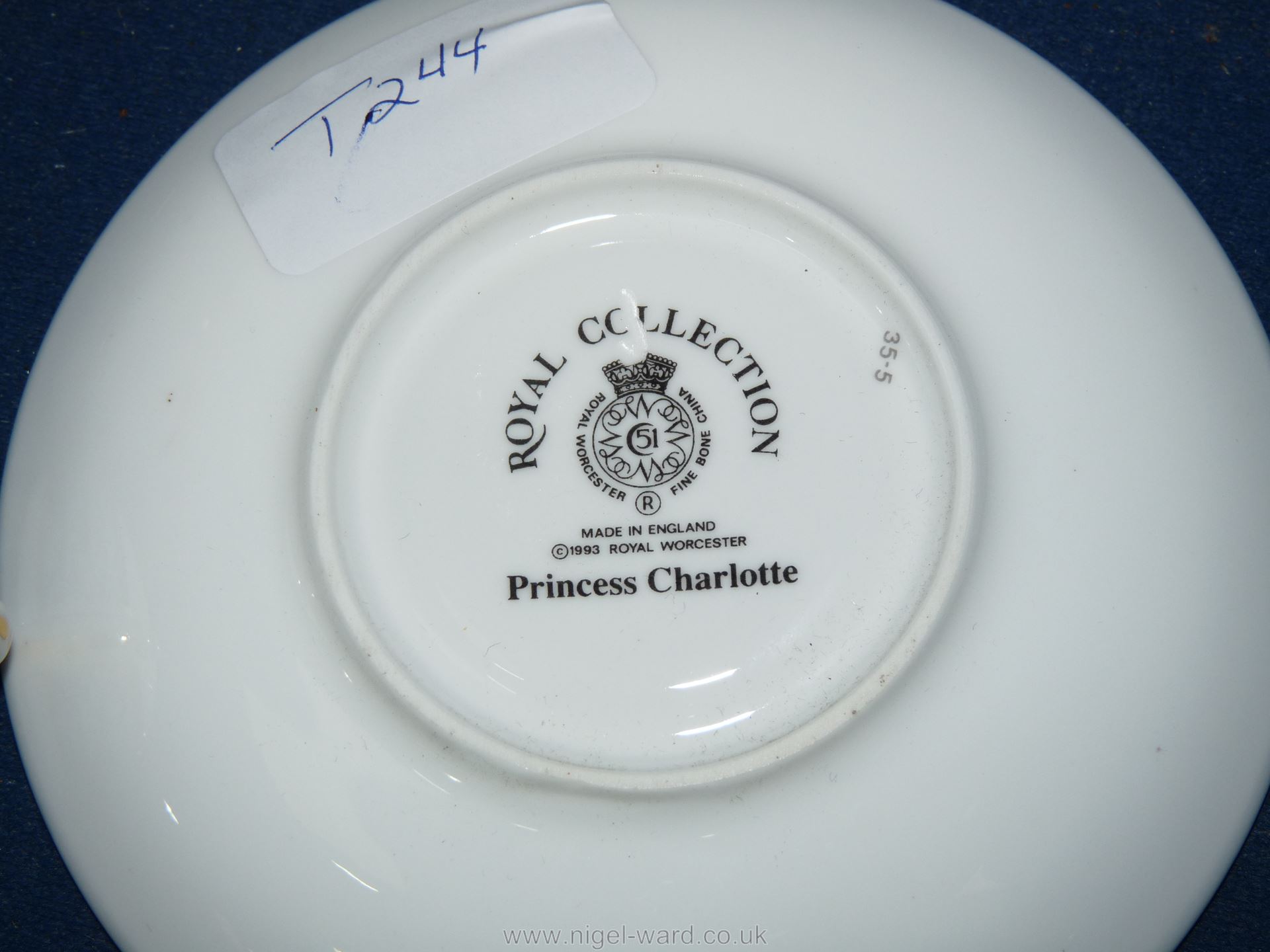 A quantity of Royal Worcester cups and saucers plus others - Image 11 of 14