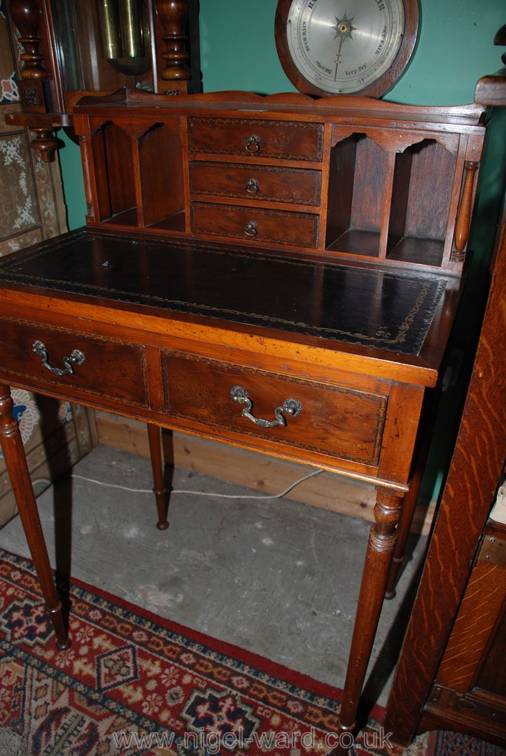 A Lady's compact Mahogany Writing Desk,