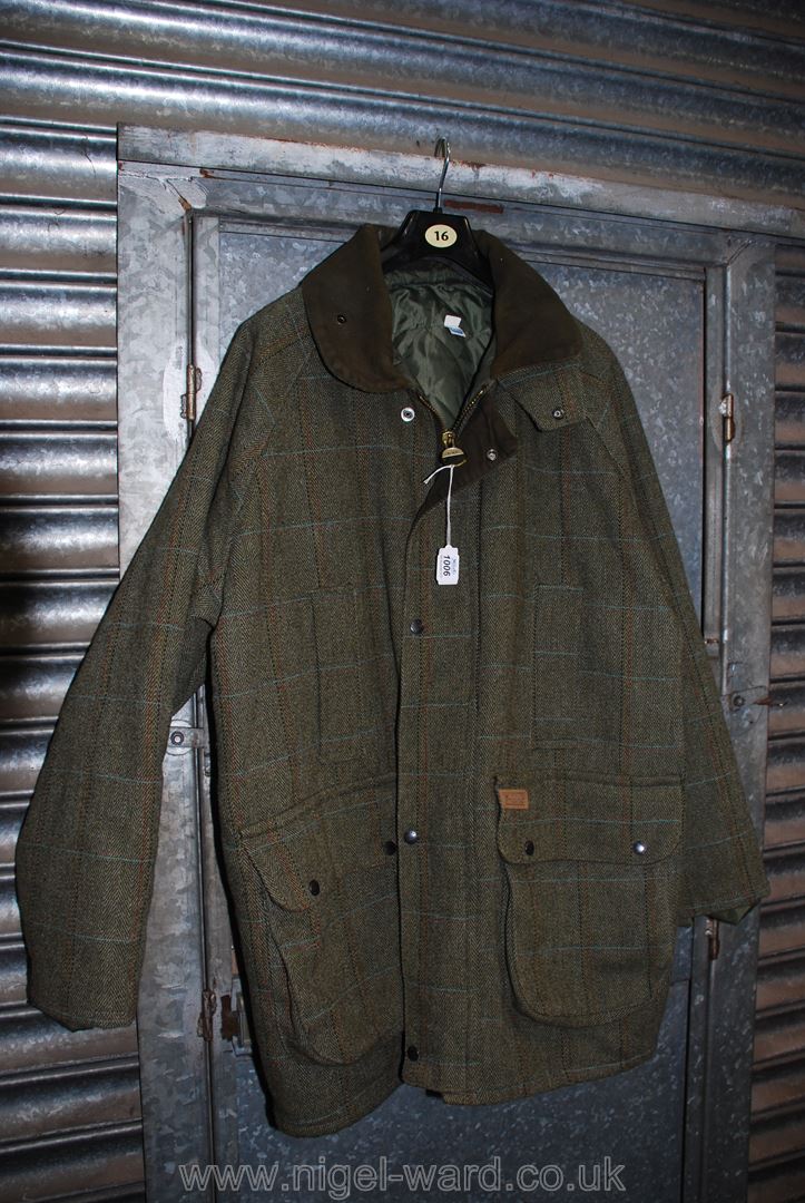 A 50% wool gent's tweed Jacket, size XXL.