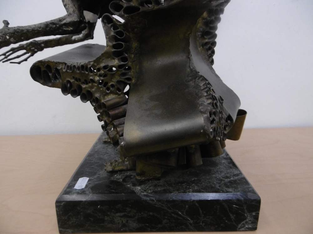 A METAL ABSTRACT SCULPTURE, BY SEAN RICE, ON SQUARE MARBLE BASE, APPROX. - Image 9 of 13