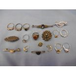 A collection of assorted jewellery inc.