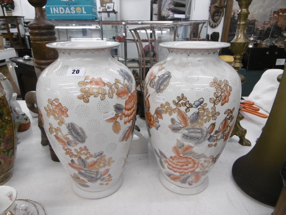 A pair of orange & white vases - Image 2 of 2