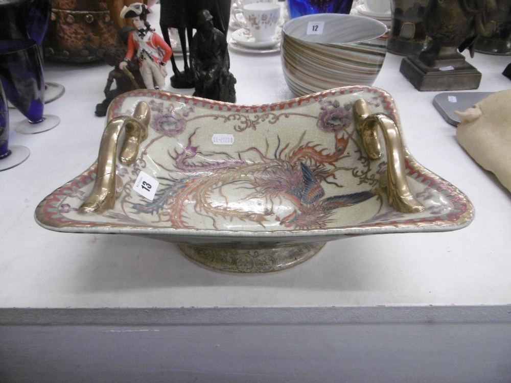 A decorative porcelain dish - Image 2 of 2