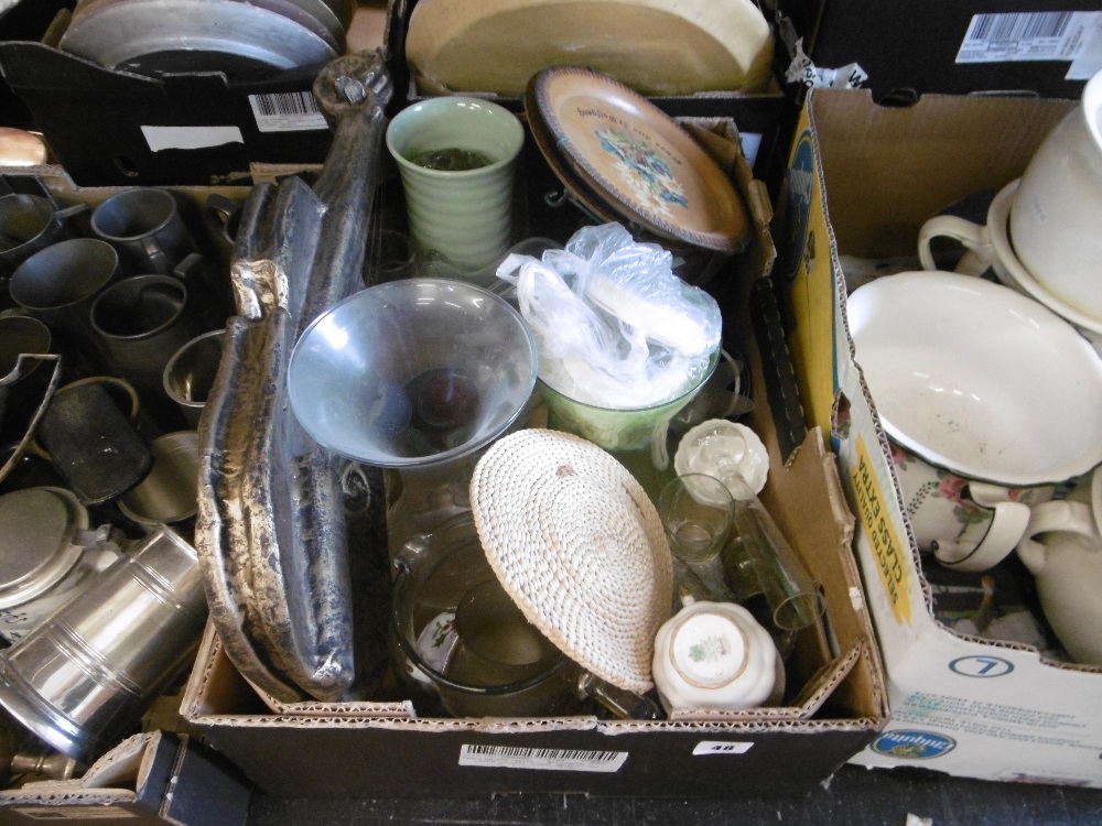 A box of assorted sundries