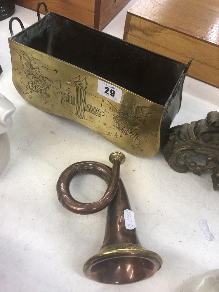 A small Victorian copper coaching horn and another coaching related item with coat of arms - Image 5 of 5