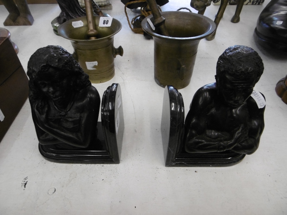 A pair of bronze figural bookends - Image 2 of 3