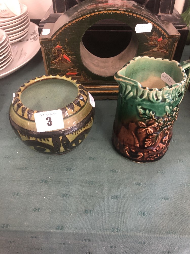 A studio pottery vase and a Majolica jug - Image 3 of 4