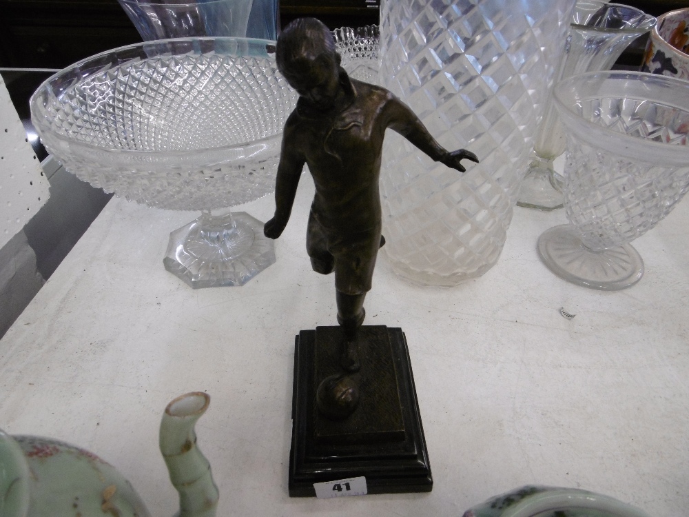 A bronze sculpture of Stanley Matthews - Image 2 of 2