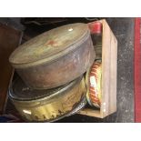 A quantity of vintage tins