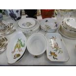 A quantity of Worcester Evesham china