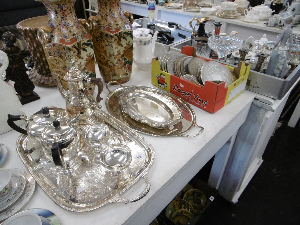 A quantity of silver plate including a Mappin & Webb set