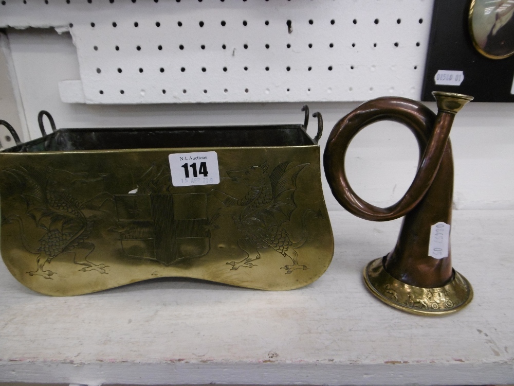 A small Victorian copper coaching horn and another coaching related item with coat of arms - Image 4 of 7