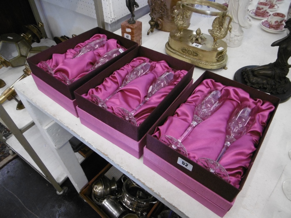 A set of six champagne flutes - Image 3 of 7