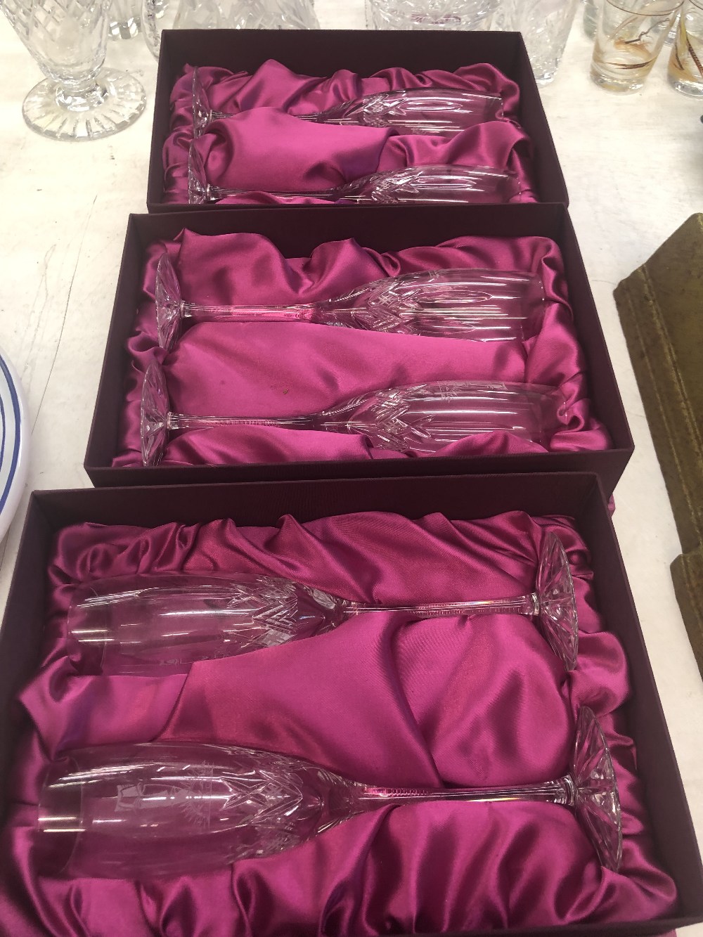 A set of six champagne flutes - Image 5 of 7