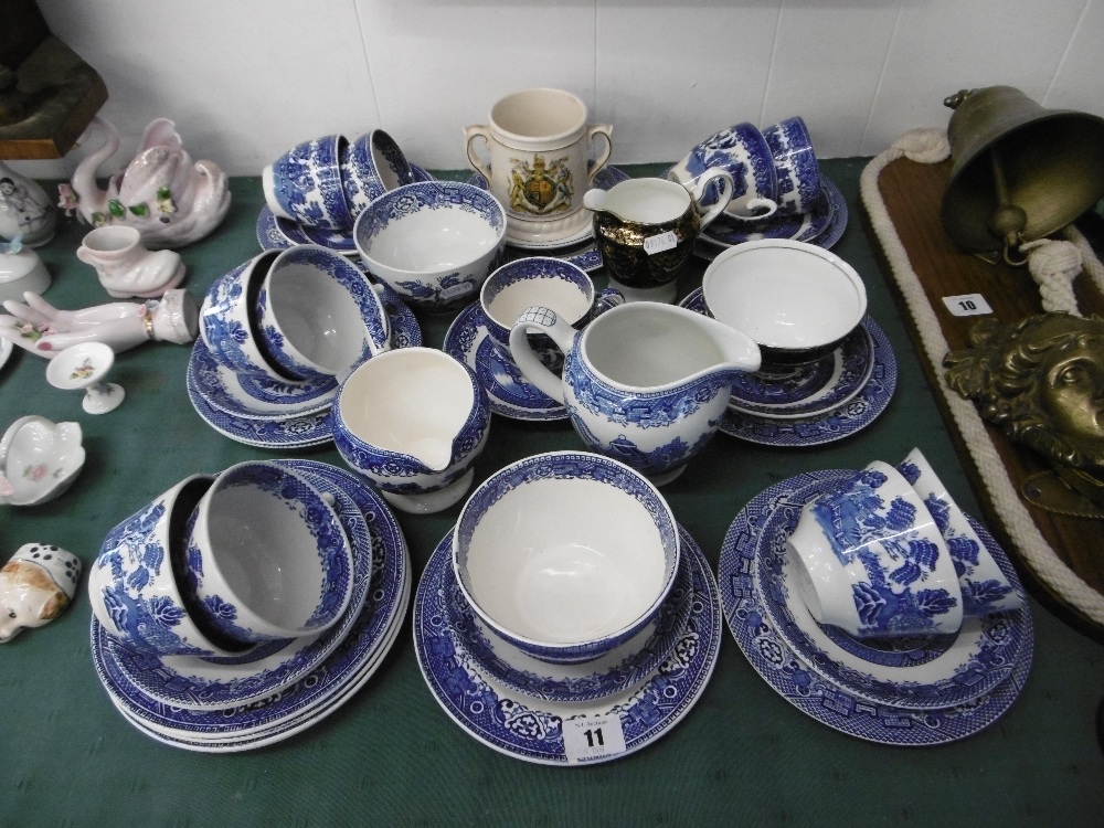 A quantity of blue and white chinaware