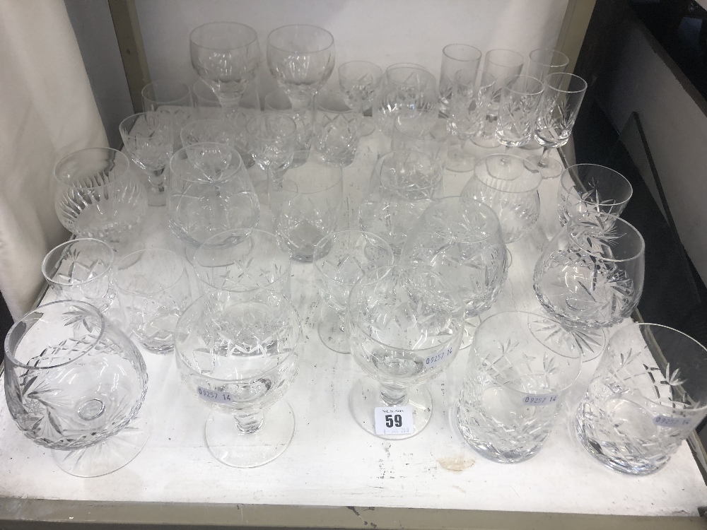 A quantity of crystal glassware