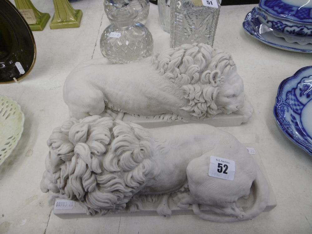 A pair of recumbent lions - Image 6 of 7