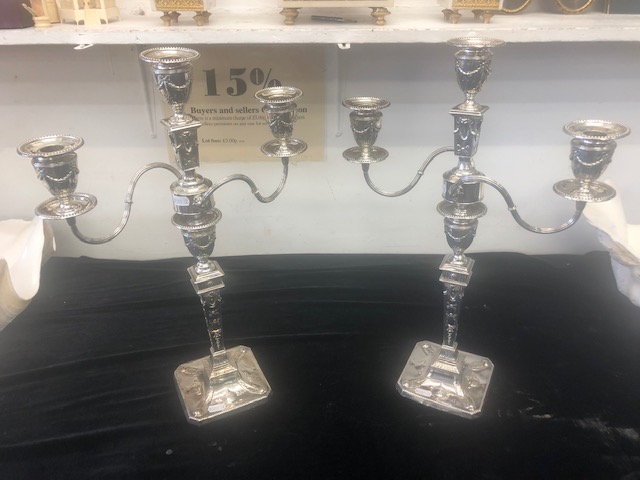 A pair of hallmarked silver candleabras, one candlearbra weighs at 1.725kg and other 1. - Image 3 of 17