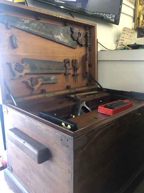 A cabinet makers tool chest and tools - Image 2 of 17